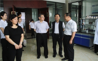 廢棄物資源化國(guó)家工程研究中心、昆明理工大學(xué)孫可偉教授,棄物資源化國(guó)家工程研究中心常務(wù)副主任、昆明理工大學(xué)教授李如燕博士蒞臨指導(dǎo)