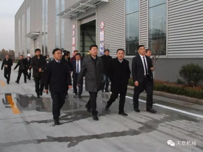 山東省住建廳黨組成員、副廳長(zhǎng)張曉海蒞臨天意機(jī)械調(diào)研指導(dǎo)