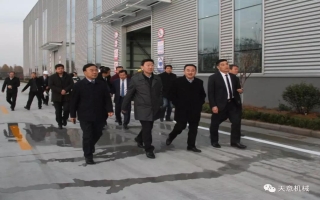 山東省住建廳黨組成員、副廳長(zhǎng)張曉海蒞臨天意機(jī)械調(diào)研指導(dǎo)