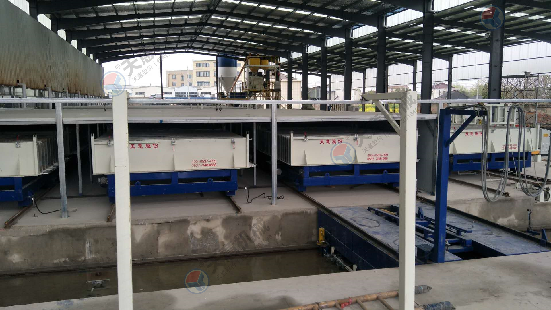 相對于傳統(tǒng)墻板機設備，新型墻板機有點更多